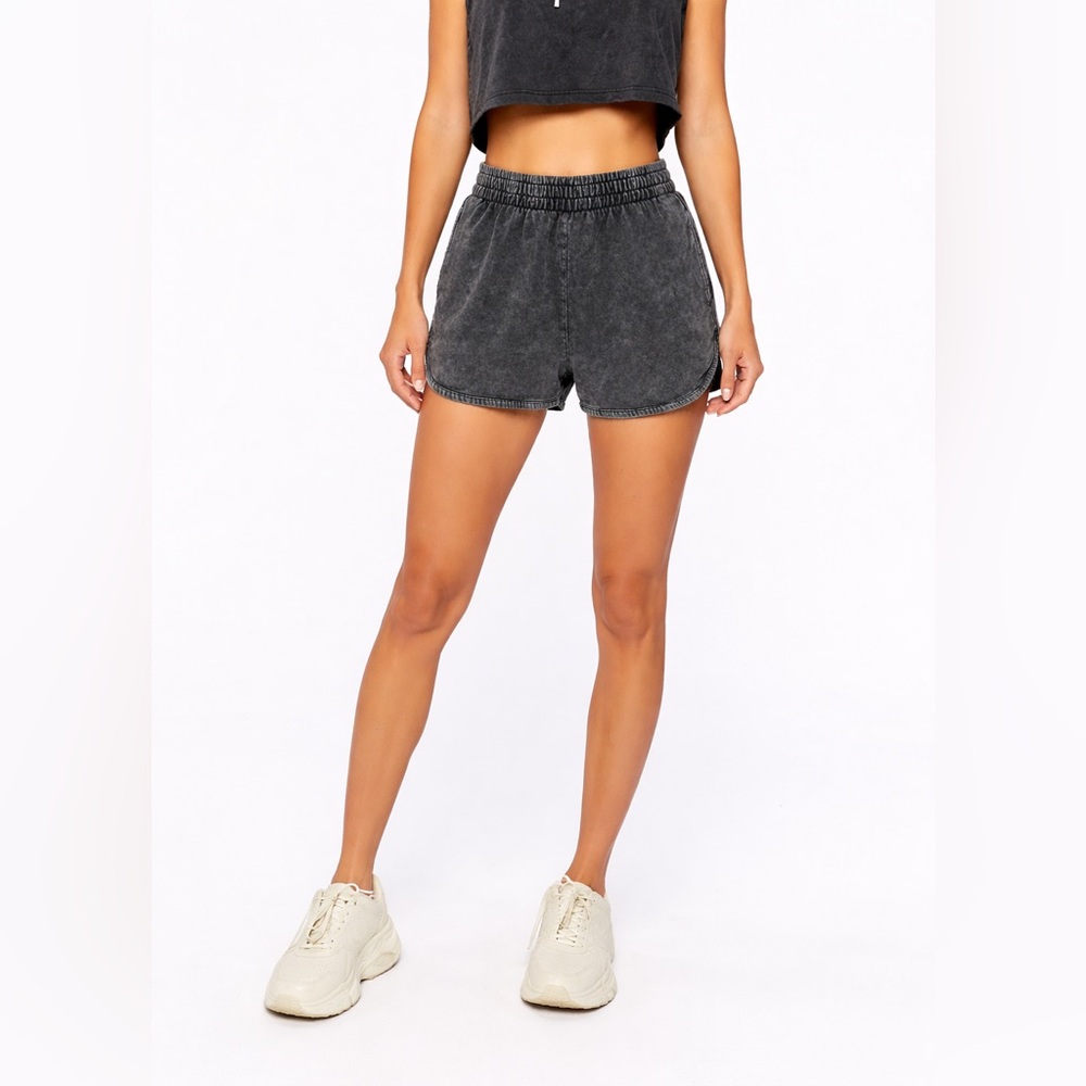 Forever 21 Acid Washed Charcoal Grey/Black Athletic Leisure Shorts with Pockets - Picture 2 of 9